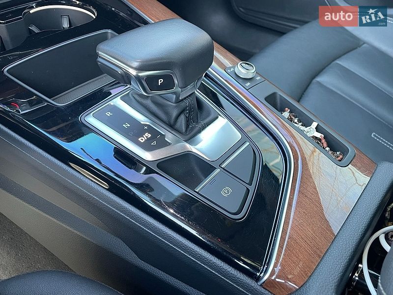Седан Audi A4 2022 в Житомирі