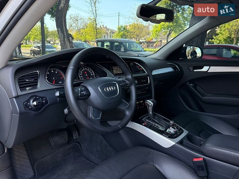 Седан Audi A4 2012 в Миколаєві