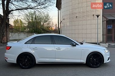 Седан Audi A4 2017 в Киеве