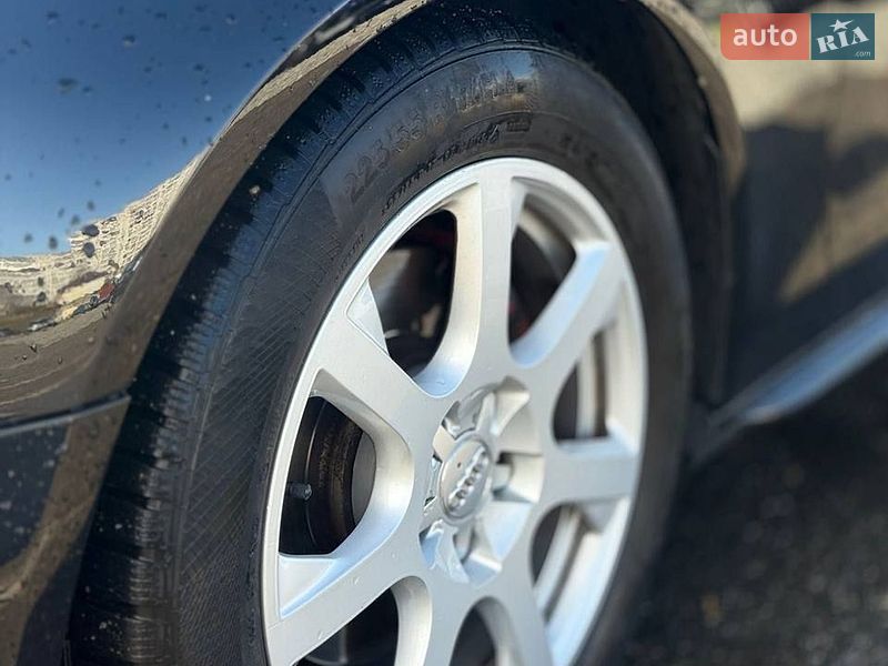 Седан Audi A4 2013 в Києві