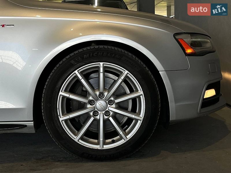 Седан Audi A4 2013 в Одесі