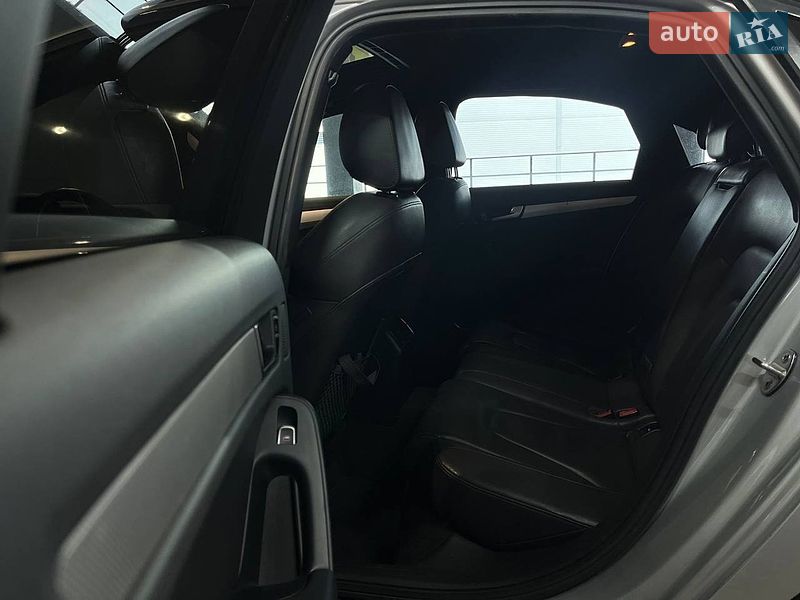 Седан Audi A4 2013 в Одесі