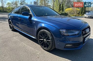 Седан Audi A4 2015 в Киеве