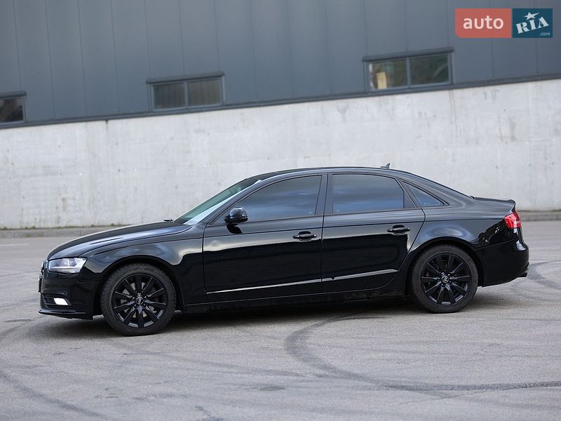 Седан Audi A4 2014 в Києві