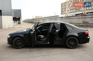 Седан Audi A4 2014 в Києві