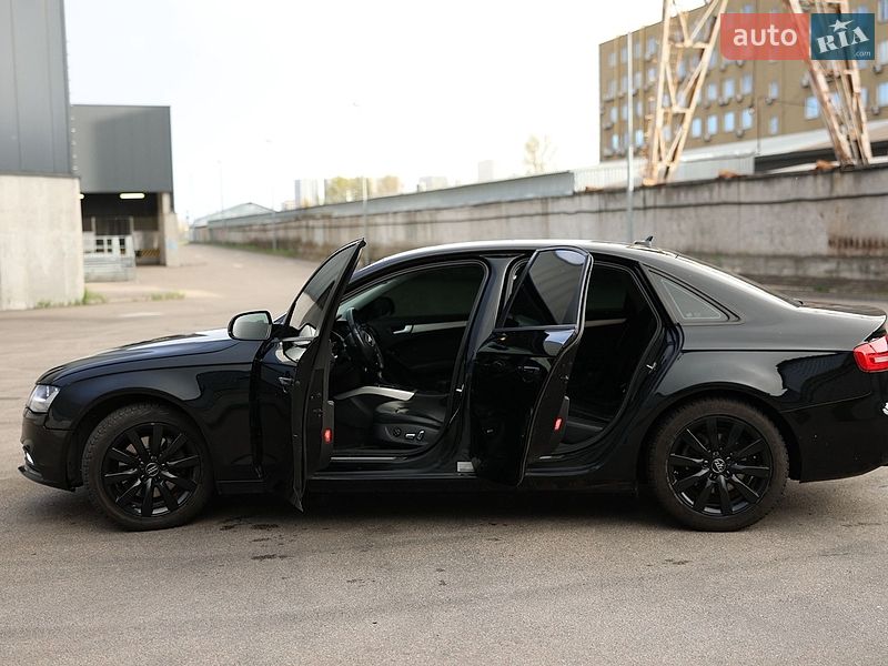 Седан Audi A4 2014 в Києві