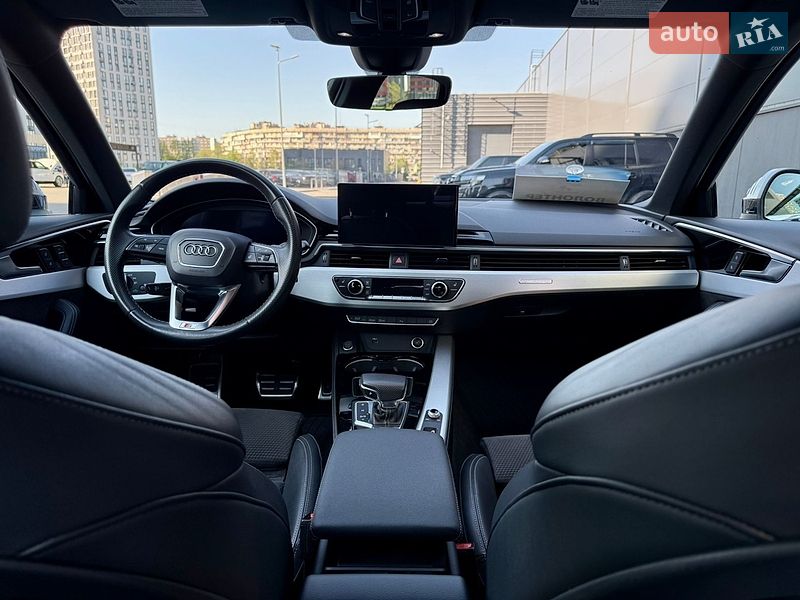Седан Audi A4 2020 в Киеве