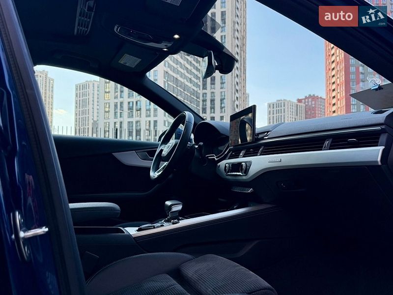 Седан Audi A4 2020 в Киеве