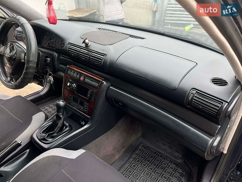 Универсал Audi A4 1996 в Подгайцах