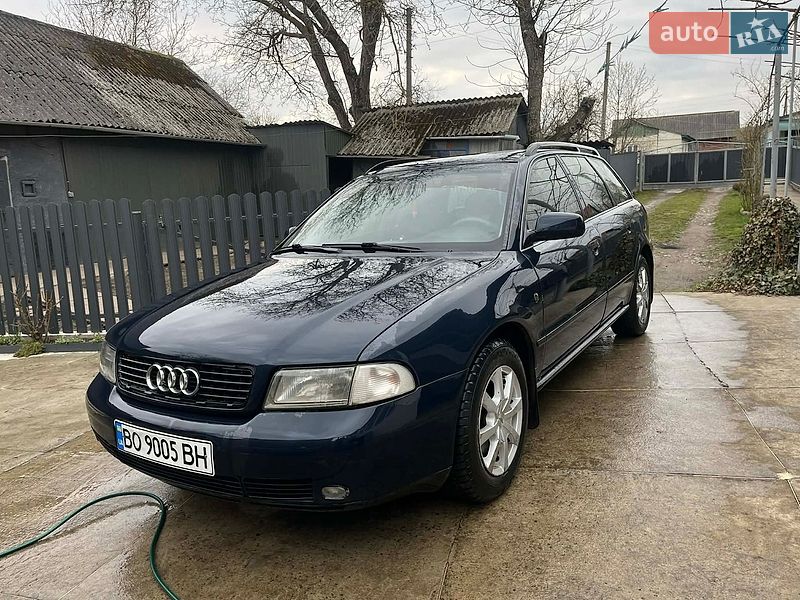 Универсал Audi A4 1996 в Подгайцах