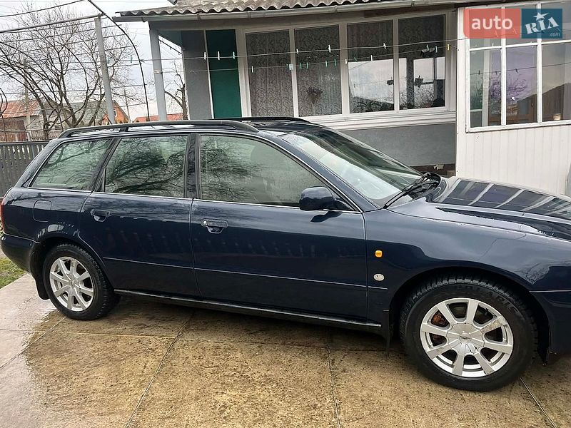 Универсал Audi A4 1996 в Подгайцах