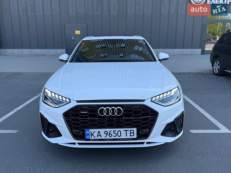 Седан Audi A4 2022 в Киеве