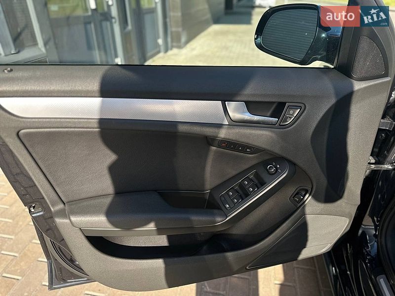Седан Audi A4 2011 в Києві