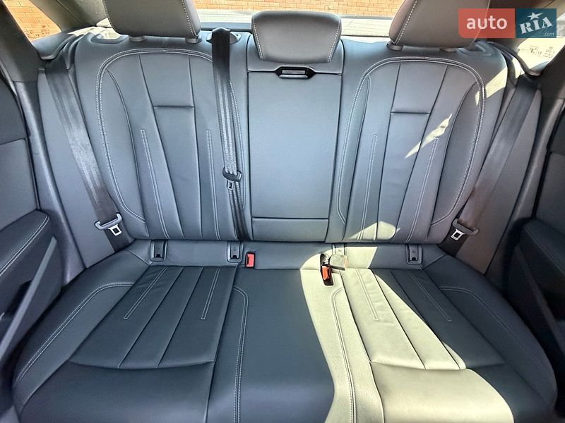 Седан Audi A4 2023 в Києві