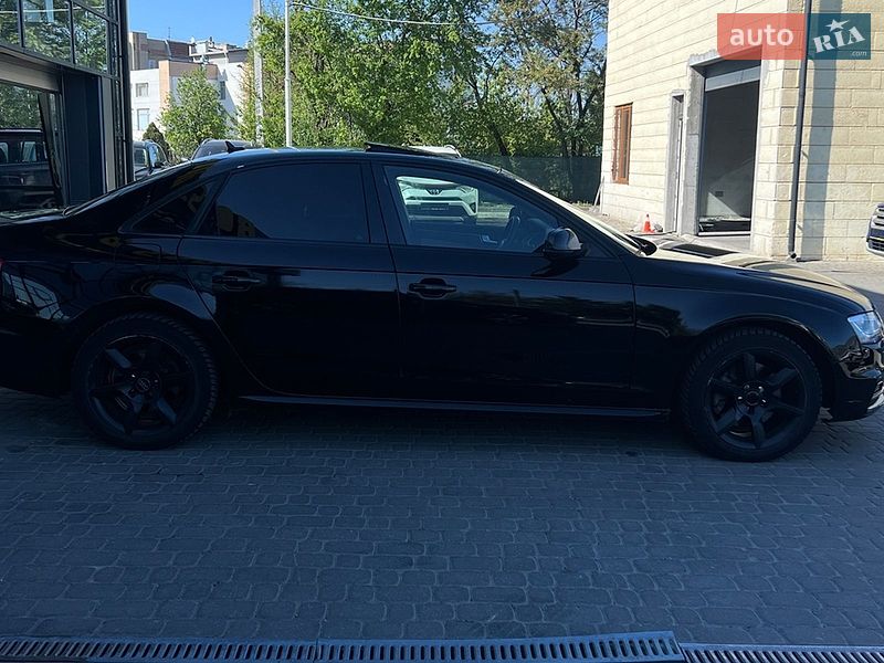 Седан Audi A4 2013 в Ивано-Франковске