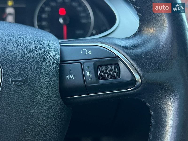 Седан Audi A4 2013 в Ивано-Франковске
