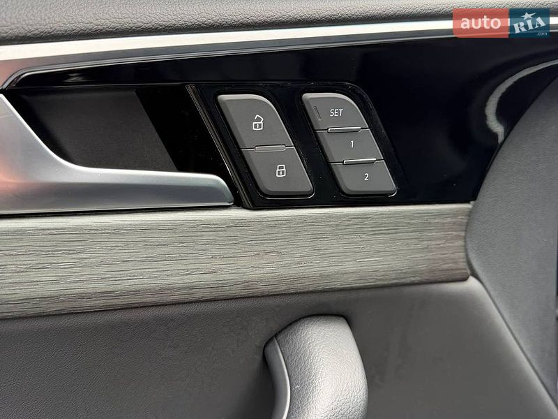 Седан Audi A4 2020 в Львові