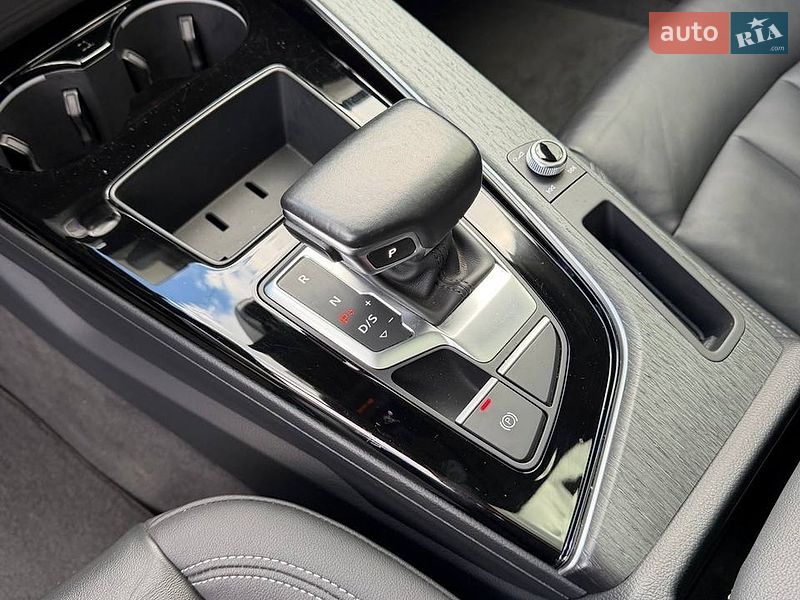 Седан Audi A4 2020 в Львові