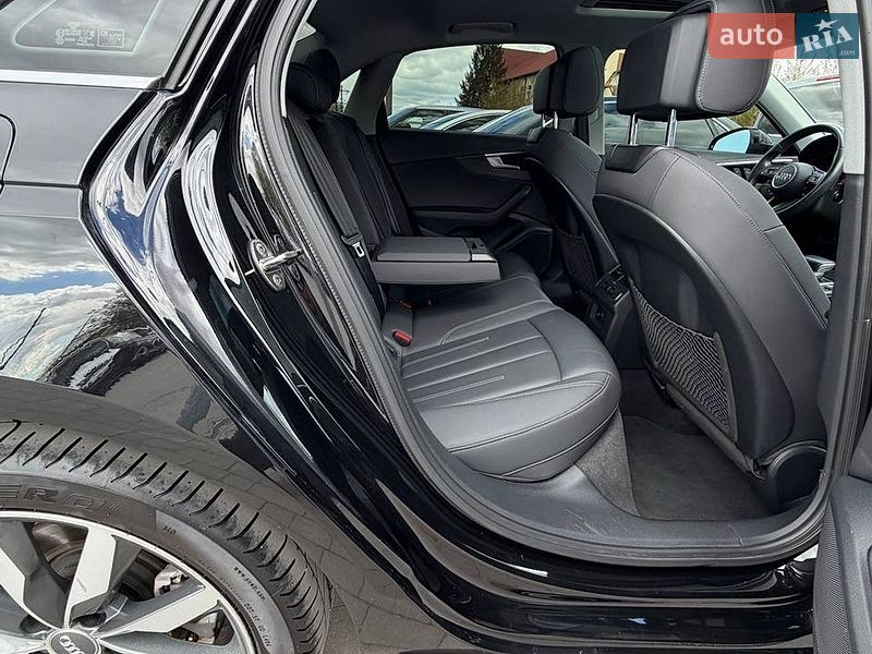 Седан Audi A4 2020 в Львові