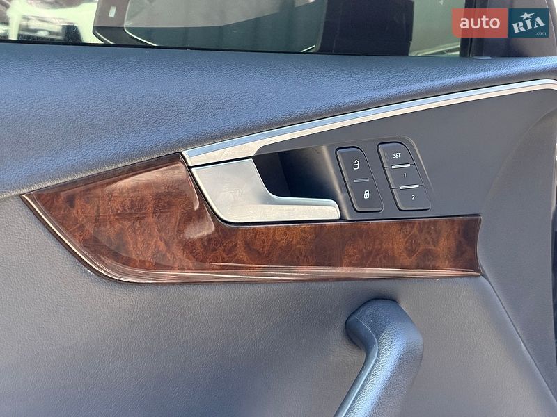 Седан Audi A4 2018 в Виннице