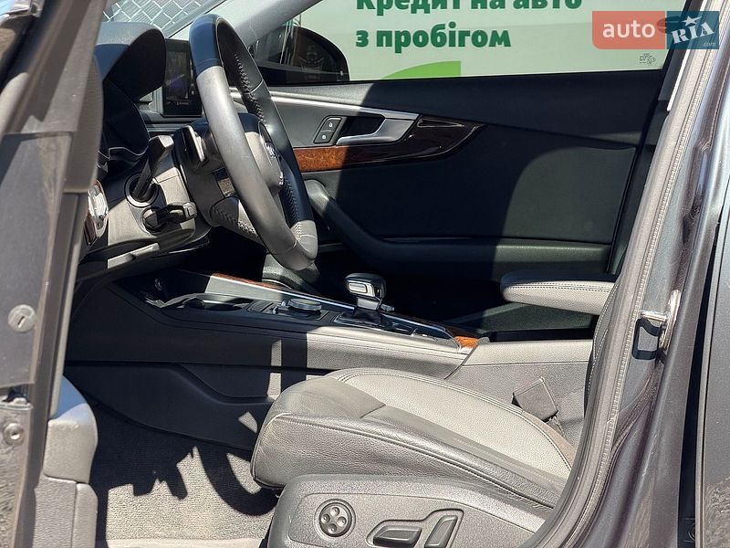 Седан Audi A4 2018 в Виннице