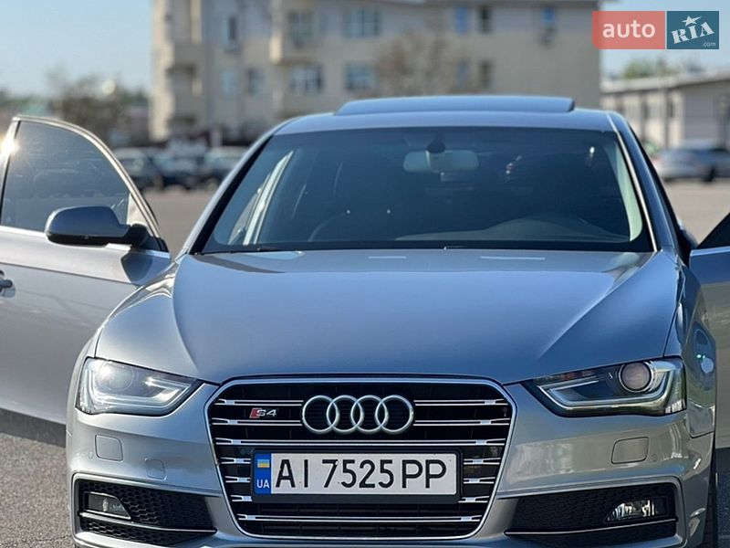 Седан Audi A4 2014 в Киеве
