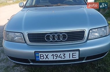 Седан Audi A4 1998 в Теофиполе