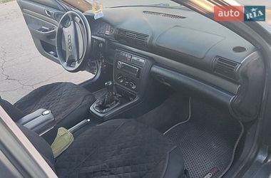 Седан Audi A4 1997 в Новой Басане