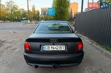 Седан Audi A4 1995 в Чернигове