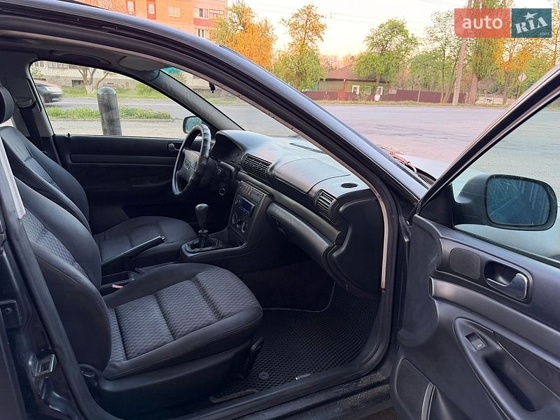Седан Audi A4 1995 в Чернигове