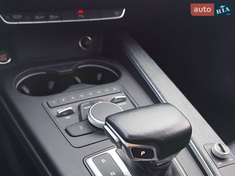 Седан Audi A4 2017 в Чернигове