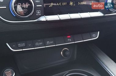 Седан Audi A4 2017 в Чернигове