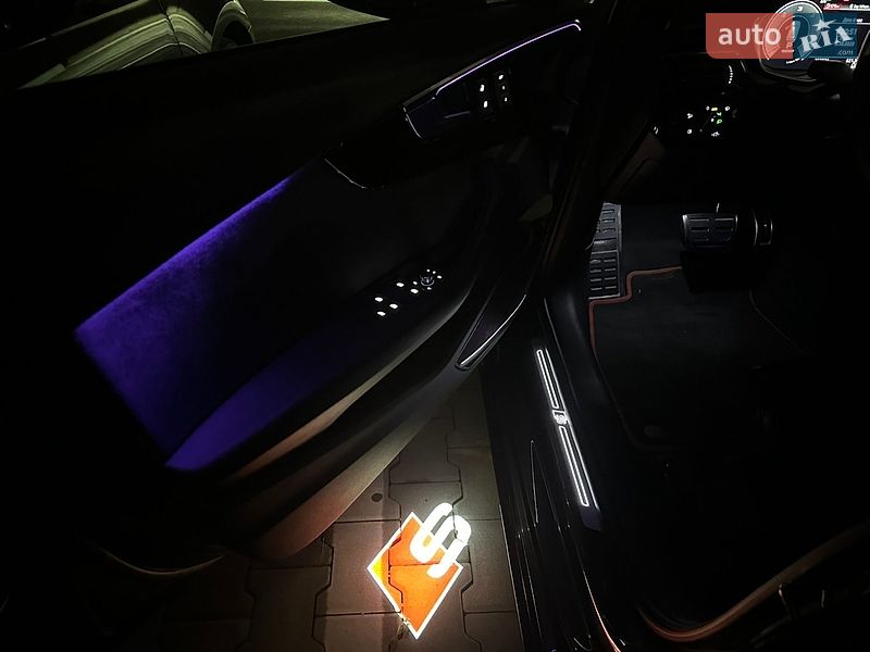 Универсал Audi A4 2022 в Ровно