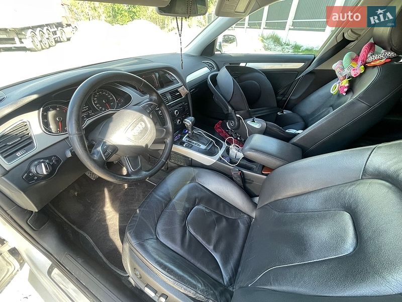 Седан Audi A4 2013 в Львові