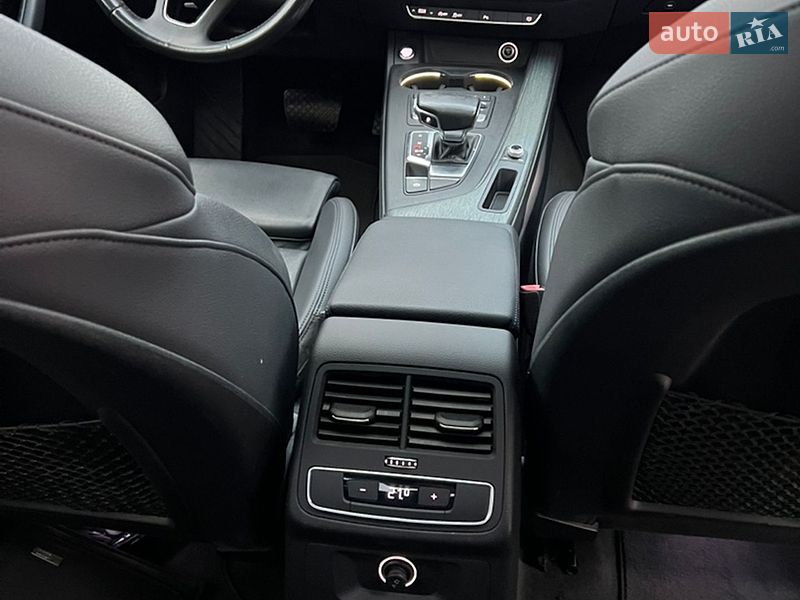 Седан Audi A4 2016 в Одессе