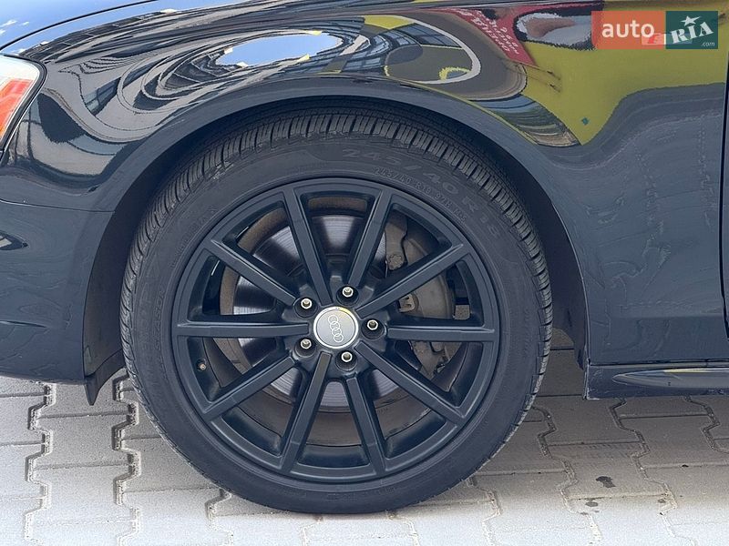 Седан Audi A4 2015 в Луцке