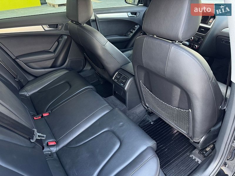 Седан Audi A4 2015 в Луцке