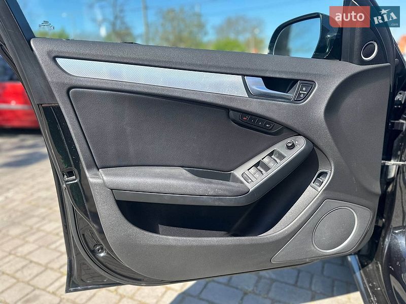 Седан Audi A4 2011 в Одессе