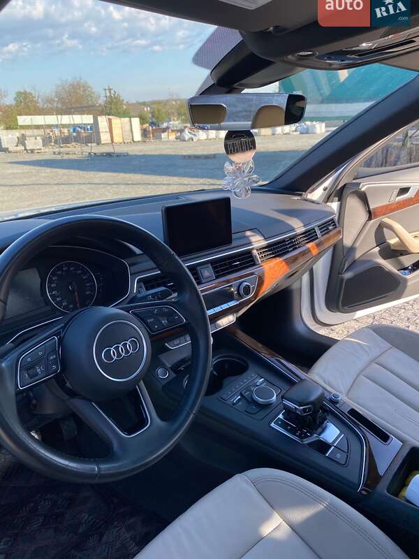 Седан Audi A4 2017 в Чернівцях