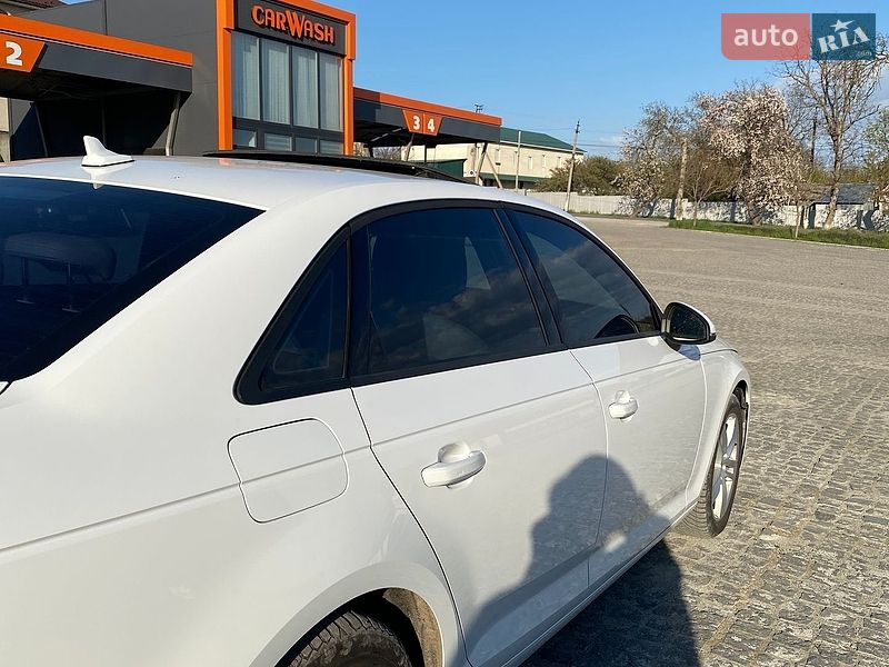 Седан Audi A4 2017 в Чернівцях