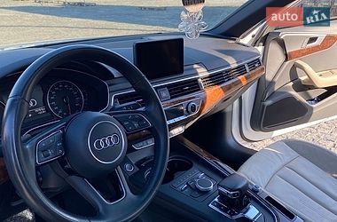 Седан Audi A4 2017 в Чернівцях