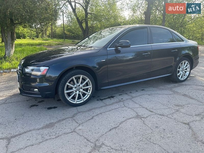 Седан Audi A4 2013 в Дрогобыче