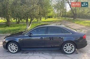 Седан Audi A4 2013 в Дрогобыче