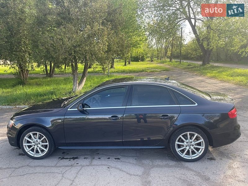 Седан Audi A4 2013 в Дрогобыче