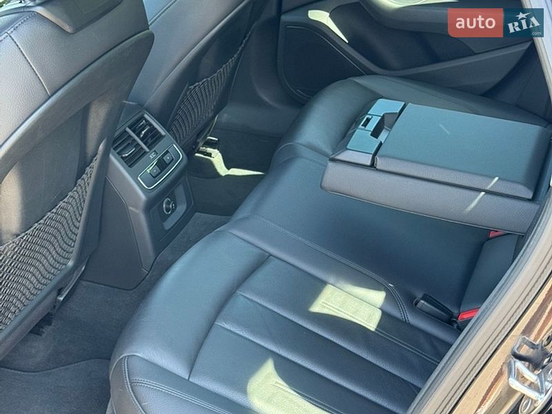 Седан Audi A4 2017 в Киеве