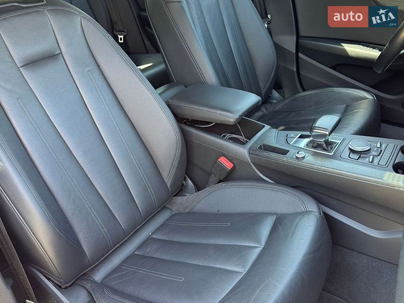 Седан Audi A4 2017 в Киеве