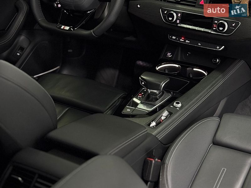 Седан Audi A4 2024 в Одесі