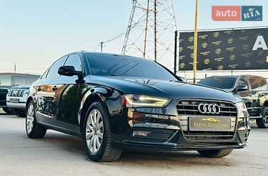 Седан Audi A4 2012 в Харькове