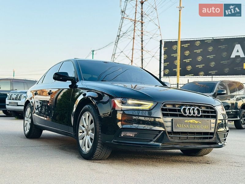 Седан Audi A4 2012 в Харькове