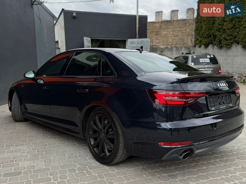 Седан Audi A4 2018 в Дубні
